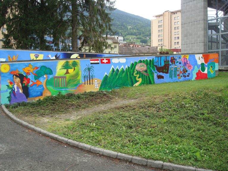 Mural Colaborativo “Muro de la Esperanza” en Monthey, Suiza. Junio 2012
